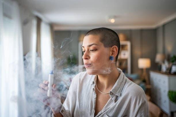 Complete Fan Guide trực tiếp bóng đá and guide to e cigarettes with live schedules, match previews and vaping safety tips