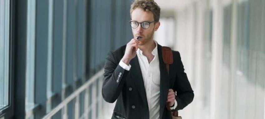 Einweg Vapes guide 2025 with images of electronic cigarettes to compare models and features
