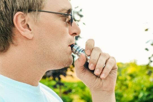 Why trực tiếp bóng đá audiences are turning to an electronic cigarette company for new stadium-friendly experiences